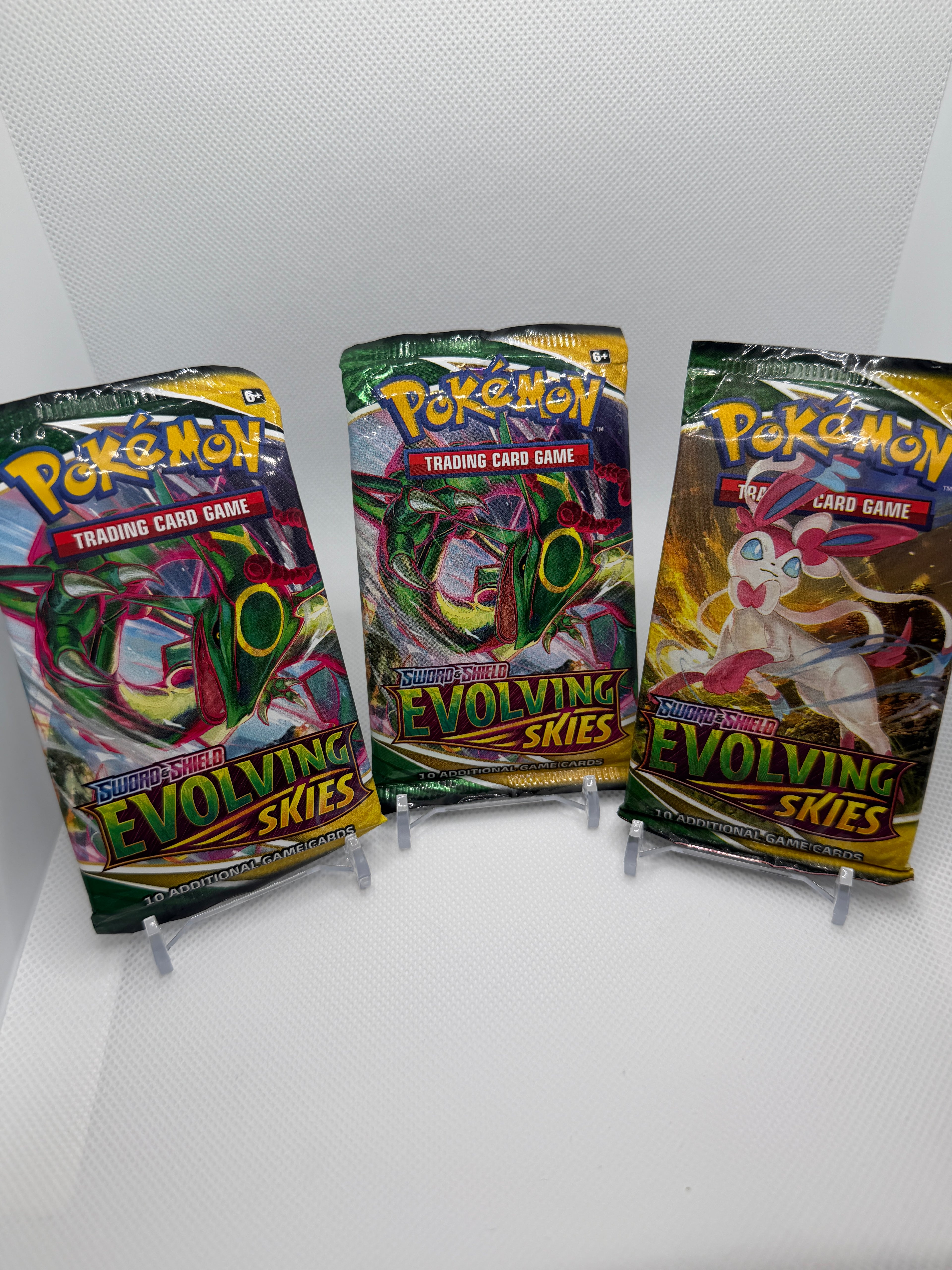Pokémon SWSH Evolving Skies Booster Pack